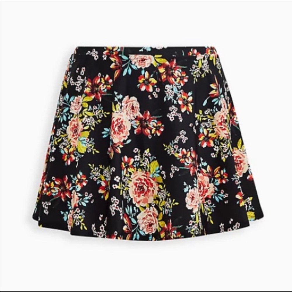 NWOT torrid floral bikini swimsuit - ruffle sleeve & skirt with shorts - Picture 6 of 10